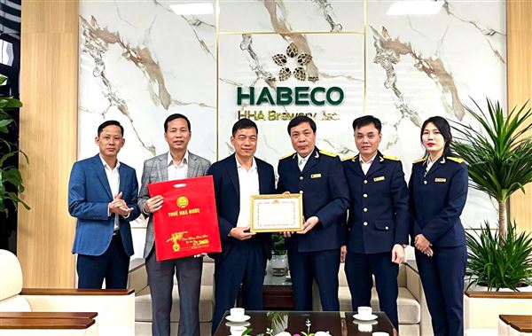 Công ty CP Bia Hà Nội – Hồng Hà được tuyên dương thực hiện tốt chính sách, pháp luật thuế
