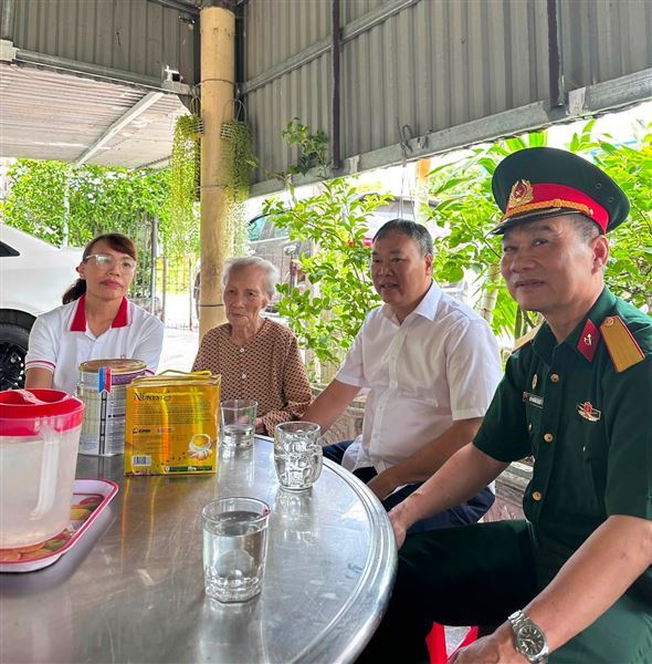 HABECO và các đơn vị thành viên tri ân Mẹ Việt Nam Anh hùng và gia đình người có công