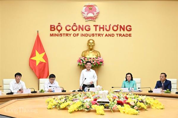 Toàn cảnh sau 2 tuần Bộ Công Thương đưa công chức lãnh đạo hỗ trợ chính quyền 2 cấp tại địa phương
