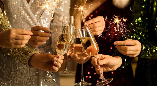 Champagne – Biểu tượng lễ hội và những câu chuyện phía sau bong bóng vàng