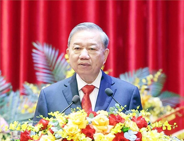 Vững bước dưới cờ Đảng