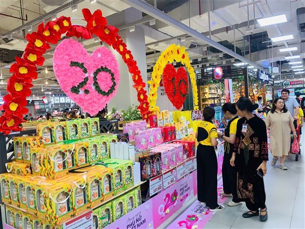 Thị trường ẩm thực – quà tặng: Sôi động dịp 20/10