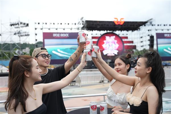 Bia nội địa vẫn được ưu ái trong bối cảnh tiêu dùng mới nhờ lợi thế thấu hiểu về văn hoá