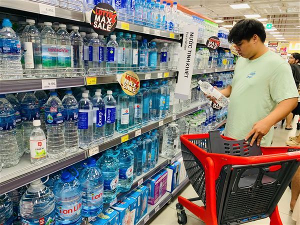Thị trường nước đóng chai: Ma trận hàng giả, nhái thương hiệu