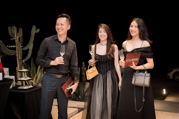 Rượu vang nhập khẩu và hành trình định hình khẩu vị của người Việt