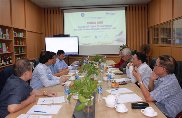 Chấm giải Cuộc thi viết “Ngành Đồ uống Việt Nam phát triển bền vững, hưởng ứng kinh tế tuần hoàn”