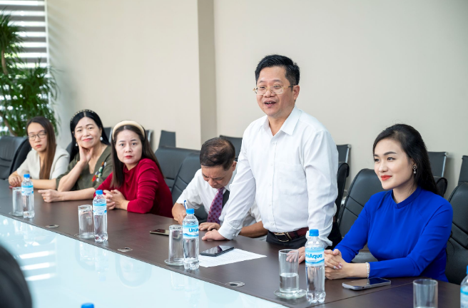Đoàn công tác Tạp chí Đồ uống Việt Nam tới thăm và làm việc với Nhà máy Bia Hà Nội - Mê Linh