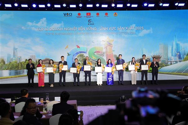 Nhiều doanh nghiệp Đồ uống được vinh danh Top 100 Doanh nghiệp Bền vững Việt Nam 2025