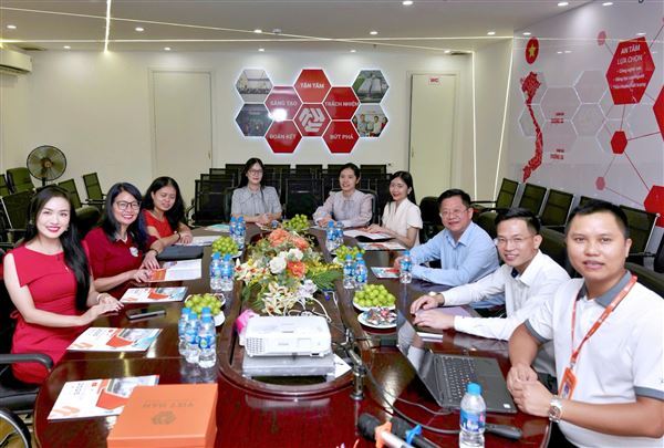 Doanh nghiệp và Nhà trường – Cầu nối thực tiễn và “chìa khóa” thành công của sinh viên
