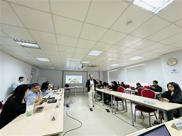 Tập huấn “Sáng tạo và ứng dụng AI trên smartphone để sản xuất tác phẩm báo chí hiện đại”