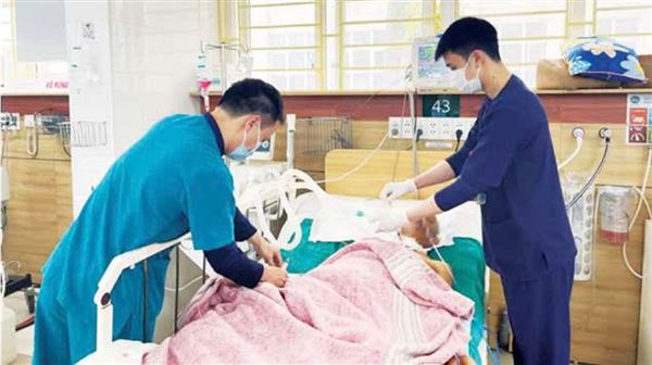 Cảnh báo đỏ từ những vụ ngộ độc rượu chứa Methanol: Khi “chén rượu vui” thành bi kịch